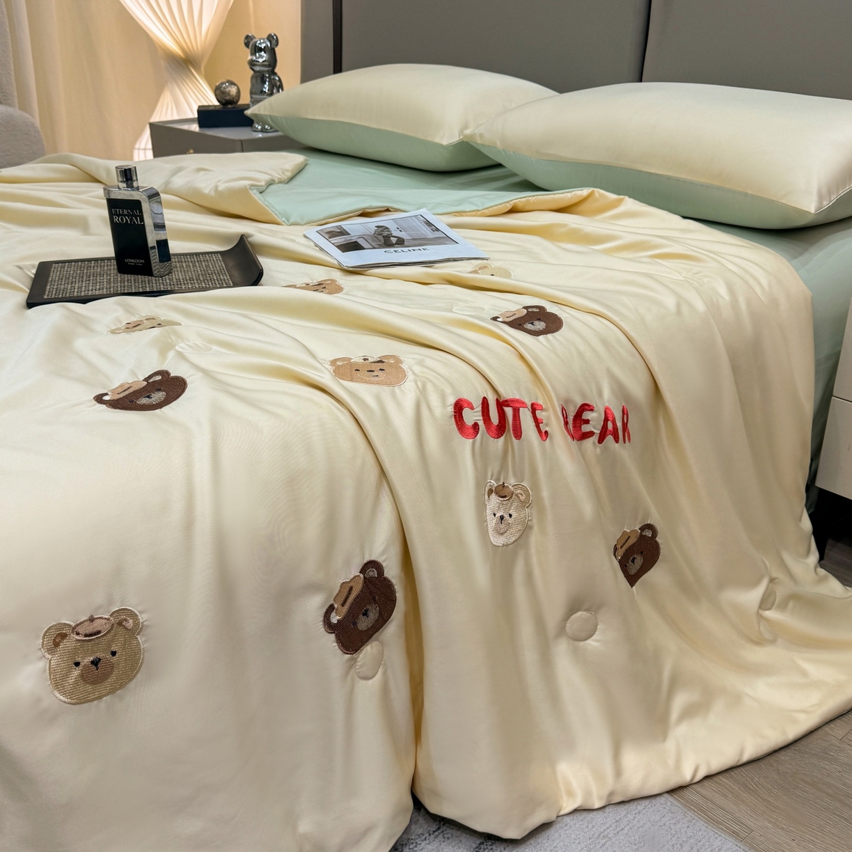 91家纺网 家纺一手货源 找家纺 欢乐季 2026新款A类水洗冰丝满版刺绣夏被夏凉被空调被四件套 小熊-奶黄绿