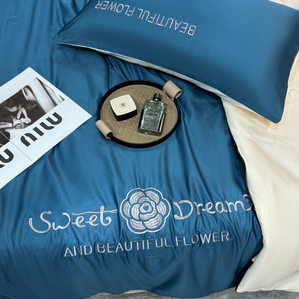 91家纺网 家纺一手货源 找家纺 （总）欢乐季 2026新款A类水洗冰丝山茶花刺绣夏被夏凉被空调被四件套