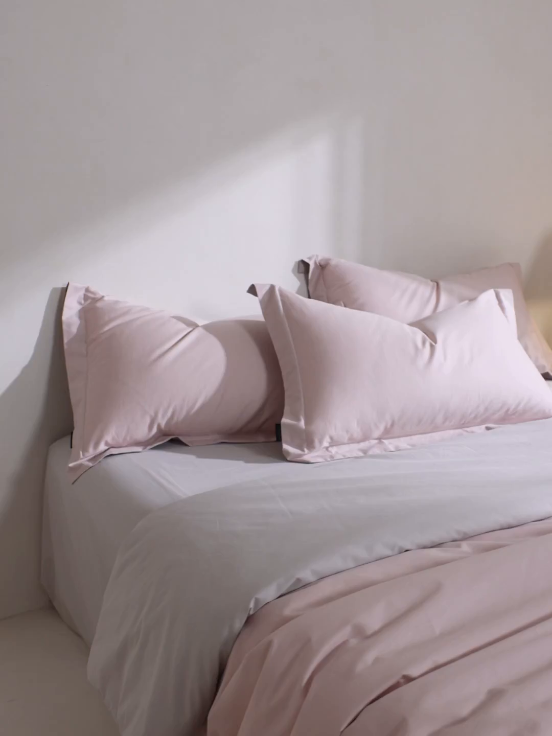 91家纺网 家纺一手货源 找家纺 万盛家纺 2026新款全棉40支极简风拼色四件套（无影墙风格） 蜜糖粉-冰河灰