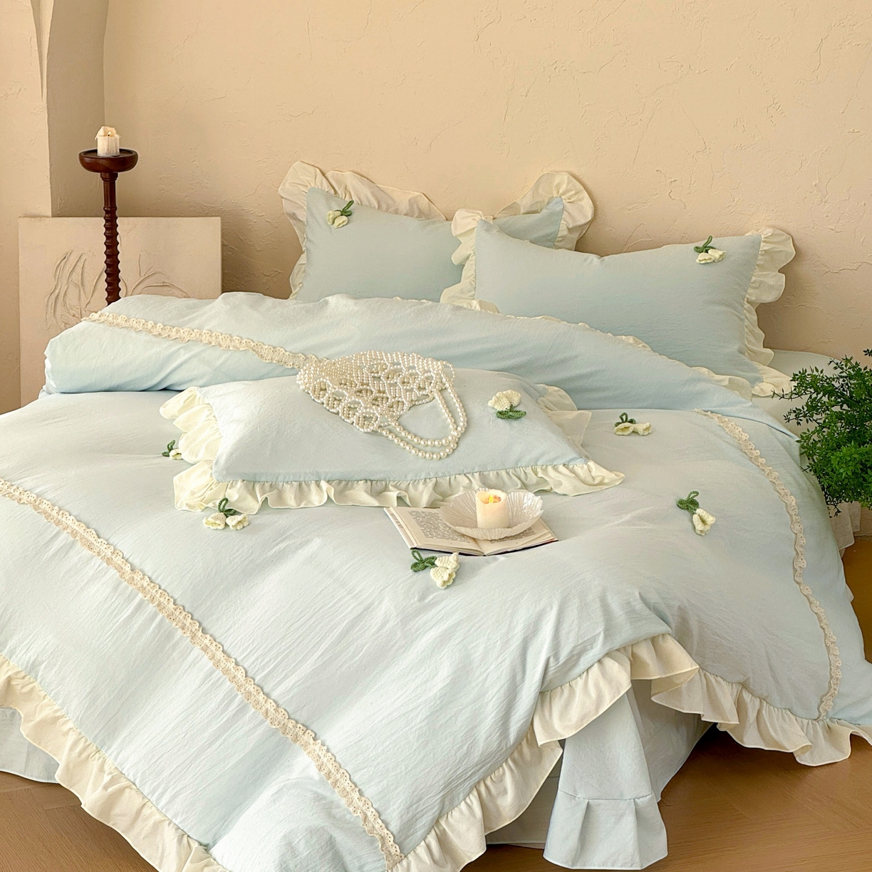 91家纺网 家纺一手货源 找家纺 庭笙 2026新款古法水洗棉感法式立体花韩版花边四件套-铃兰妙语 铃兰妙语-蓝