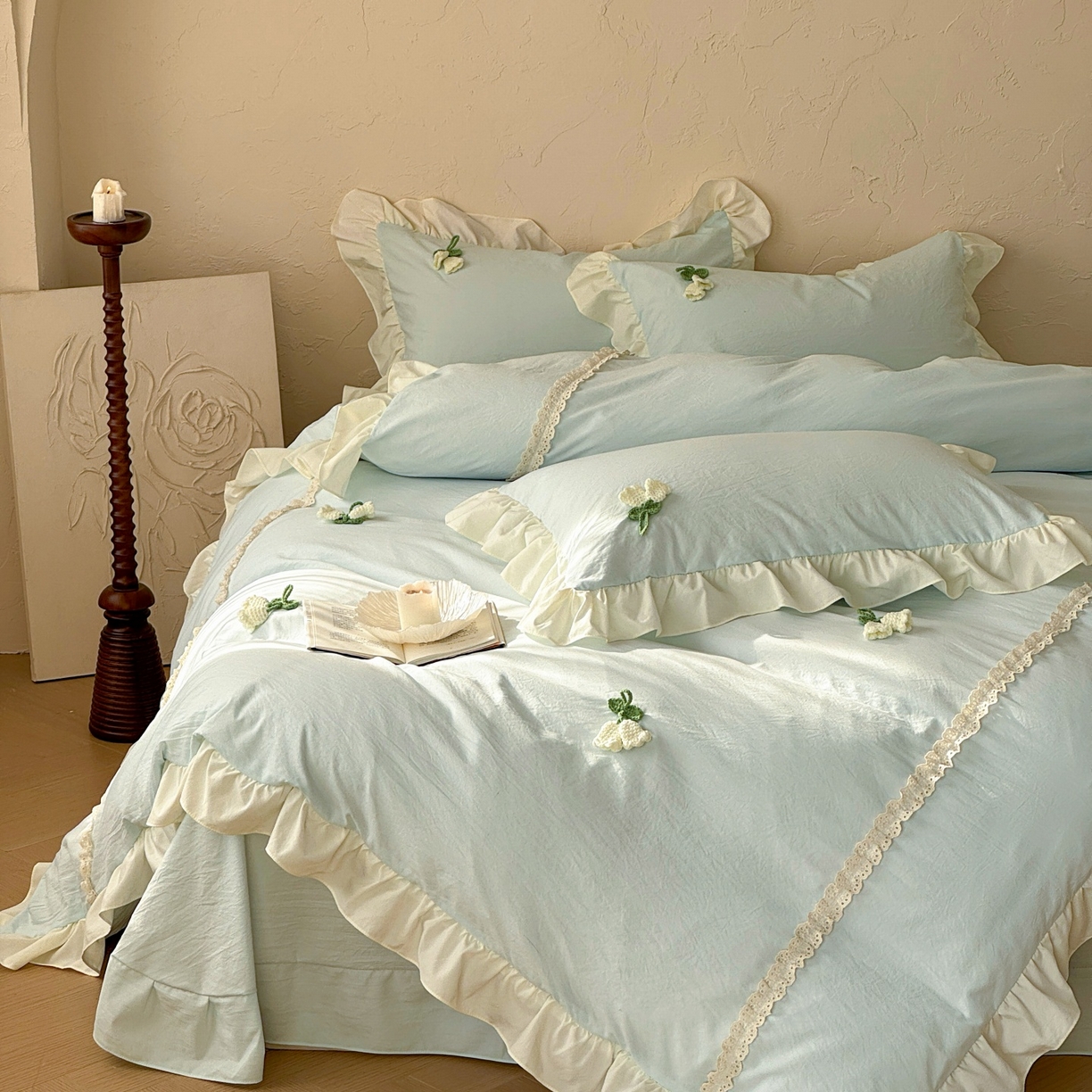 91家纺网 家纺一手货源 找家纺 庭笙 2026新款古法水洗棉感法式立体花韩版花边四件套-铃兰妙语 铃兰妙语-蓝