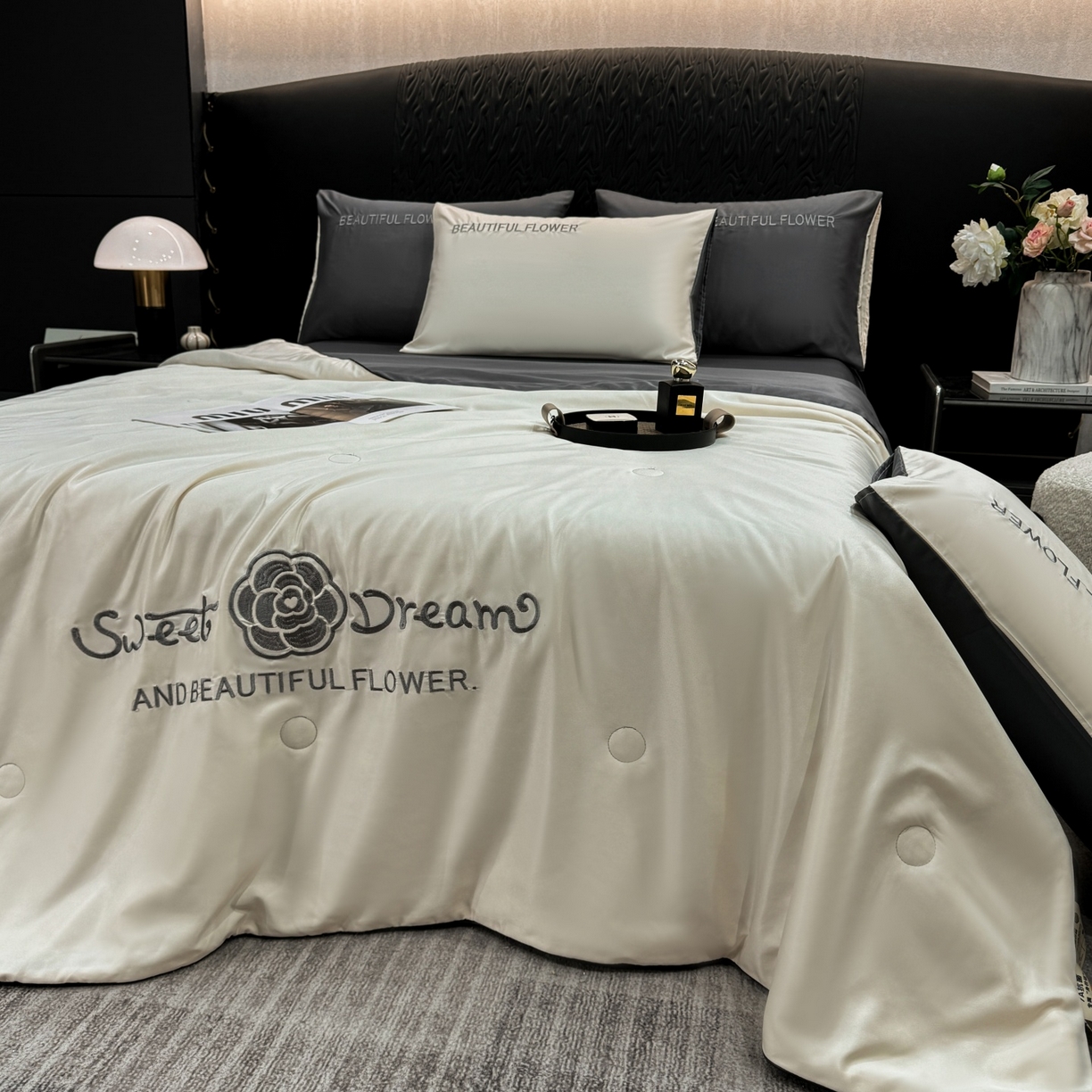 91家纺网 家纺一手货源 找家纺 （总）欢乐季 2026新款A类水洗冰丝山茶花刺绣夏被夏凉被空调被四件套