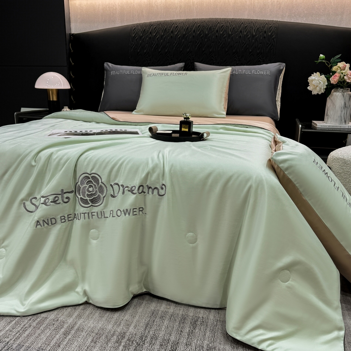 91家纺网 家纺一手货源 找家纺 （总）欢乐季 2026新款A类水洗冰丝山茶花刺绣夏被夏凉被空调被四件套