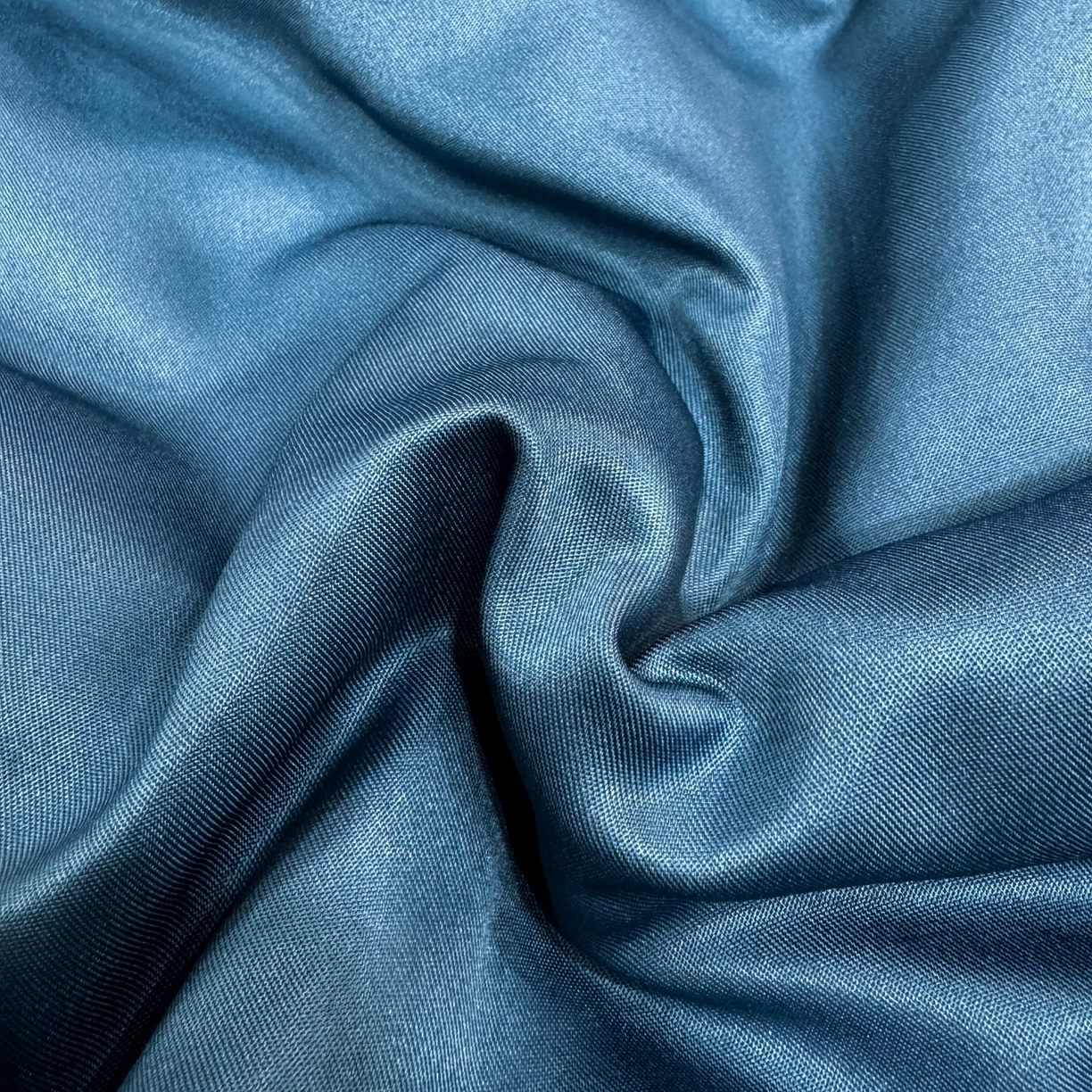 91家纺网 家纺一手货源 找家纺 欢乐季 2026新款A类水洗冰丝山茶花刺绣夏被夏凉被空调被四件套 宾利蓝+奶茶