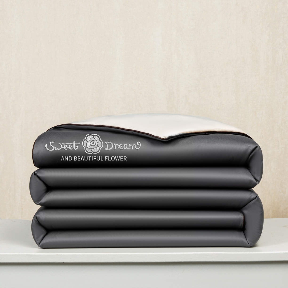 91家纺网 家纺一手货源 找家纺 欢乐季 2026新款A类水洗冰丝山茶花刺绣夏被夏凉被空调被四件套 高级灰+奶茶