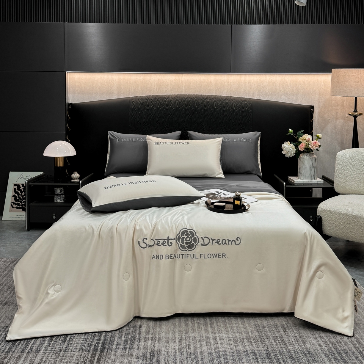 91家纺网 家纺一手货源 找家纺 欢乐季 2026新款A类水洗冰丝山茶花刺绣夏被夏凉被空调被四件套 奶茶+高级灰