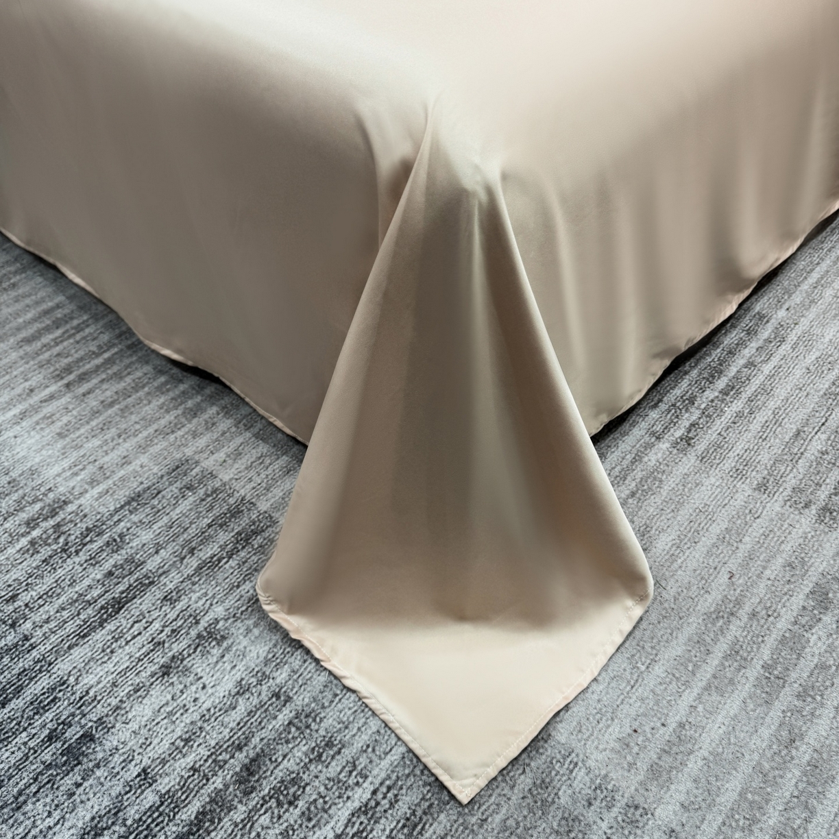 91家纺网 家纺一手货源 找家纺 欢乐季 2026新款A类水洗冰丝山茶花刺绣夏被夏凉被空调被四件套 青绿+香槟