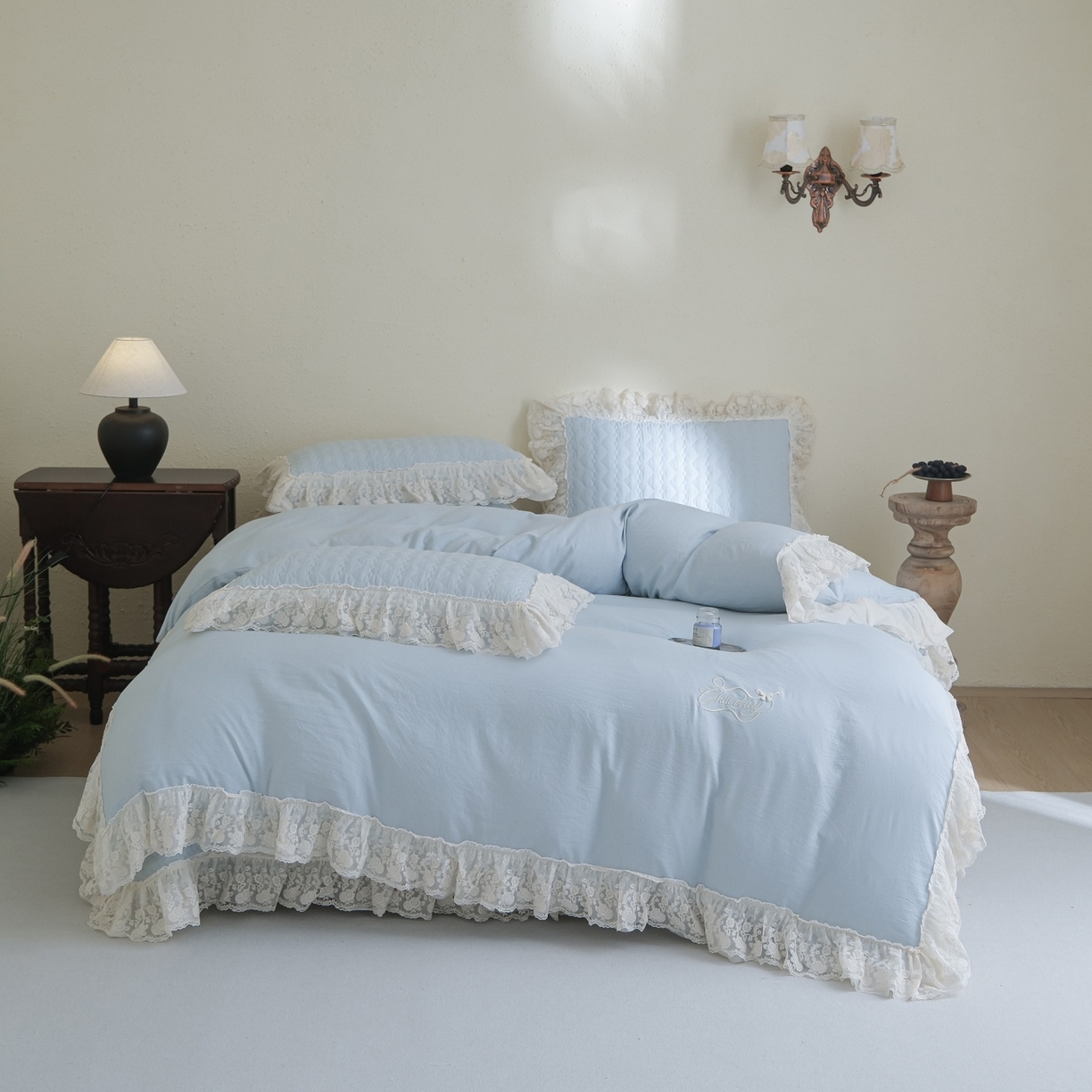 91家纺网 家纺一手货源 找家纺 （总）庭笙 2026新款法式双层蕾丝花边亚麻质感夹棉床盖床盖四件套-优雅情调