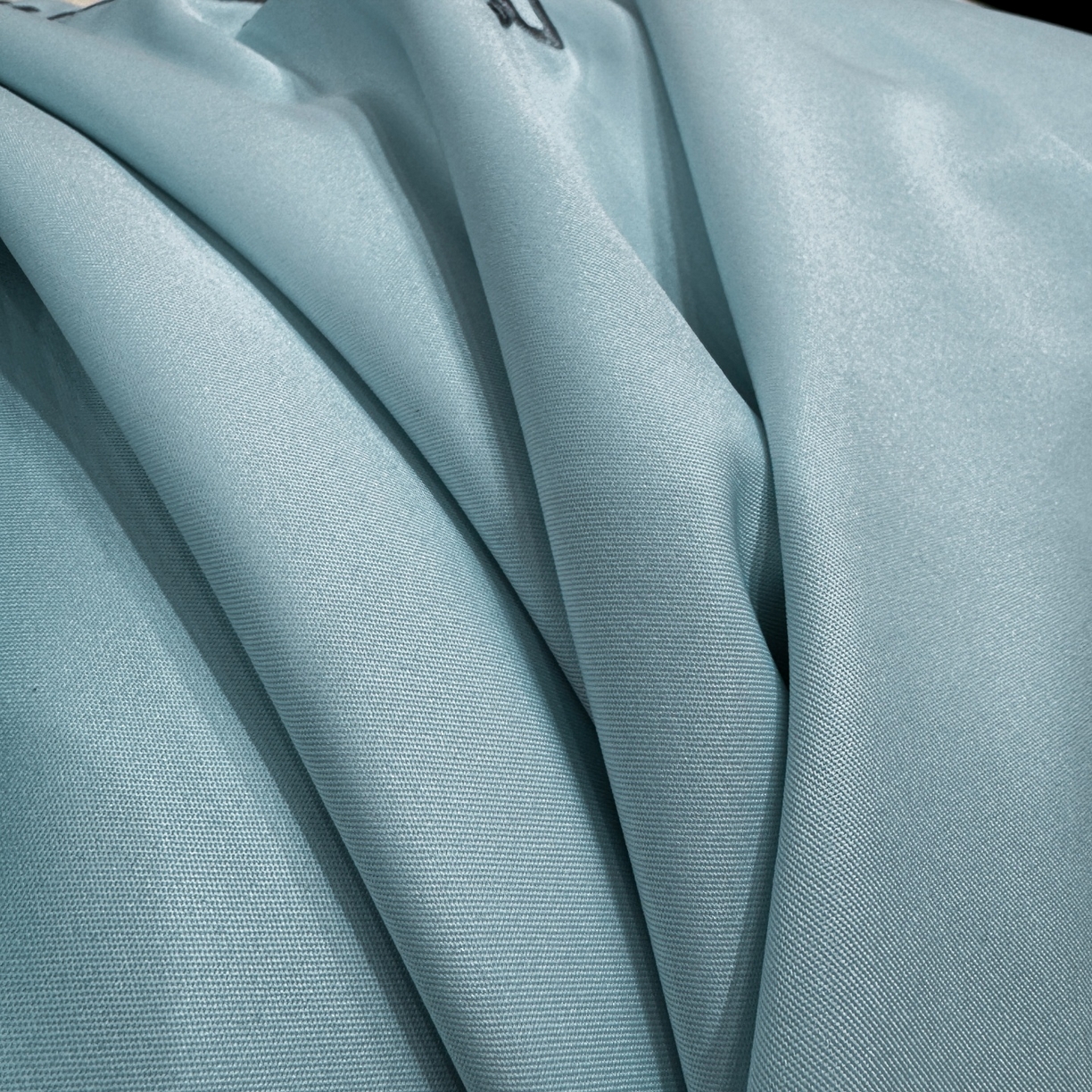 91家纺网 家纺一手货源 找家纺 欢乐季 2026新款A类水洗冰丝山茶花刺绣夏被夏凉被空调被四件套 天空蓝+奶茶