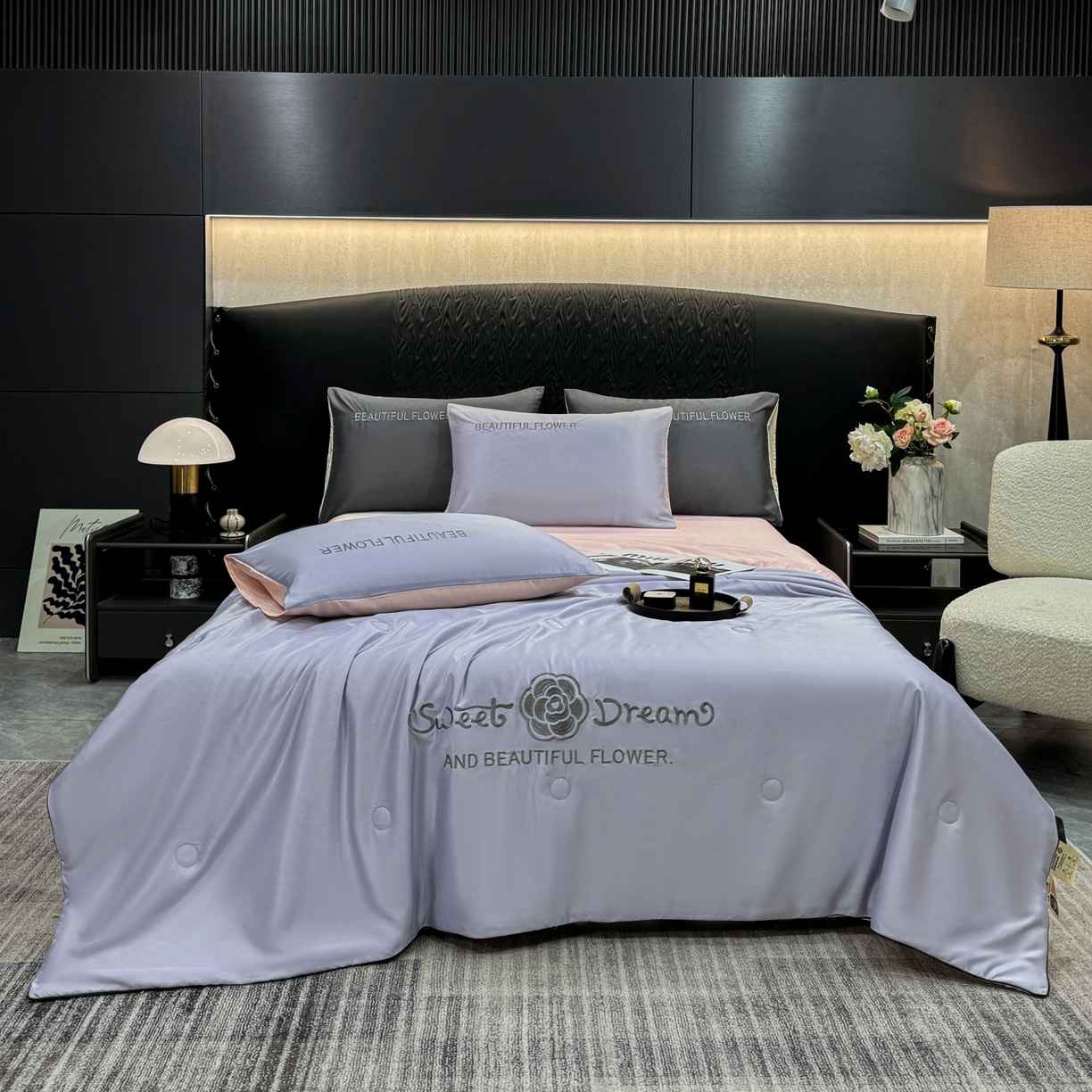 91家纺网 家纺一手货源 找家纺 欢乐季 2026新款A类水洗冰丝山茶花刺绣夏被夏凉被空调被四件套 香芋紫+樱花粉