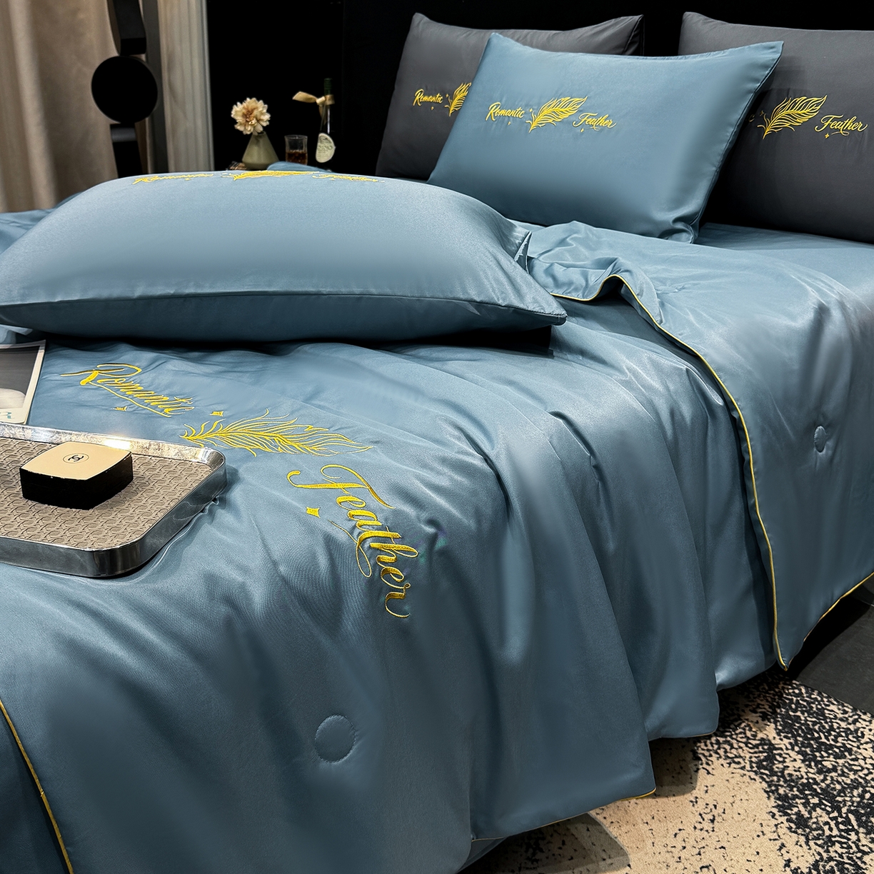 91家纺网 家纺一手货源 找家纺 （总）欢乐季 2026新款A类水洗冰丝羽毛刺绣夏被夏凉被空调被四件套