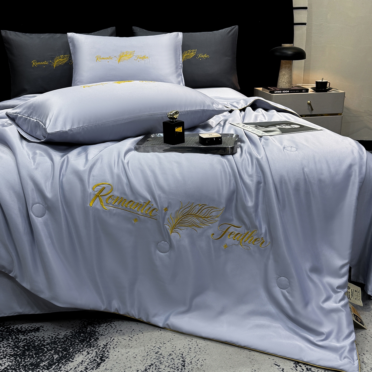 91家纺网 家纺一手货源 找家纺 （总）欢乐季 2026新款A类水洗冰丝羽毛刺绣夏被夏凉被空调被四件套