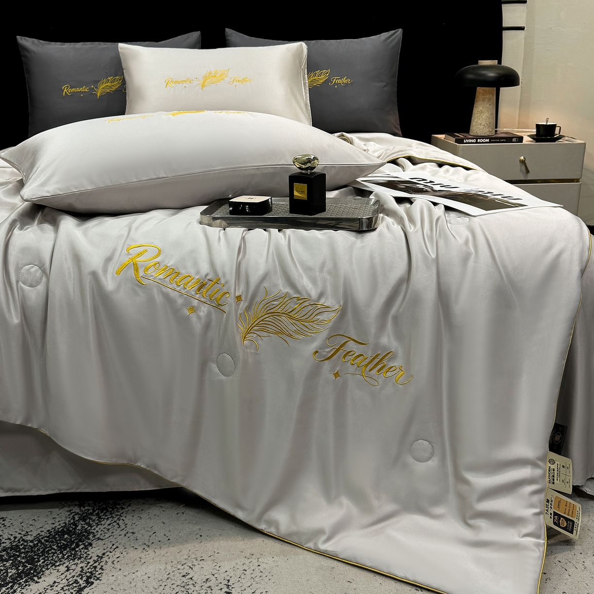 91家纺网 家纺一手货源 找家纺 （总）欢乐季 2026新款A类水洗冰丝羽毛刺绣夏被夏凉被空调被四件套