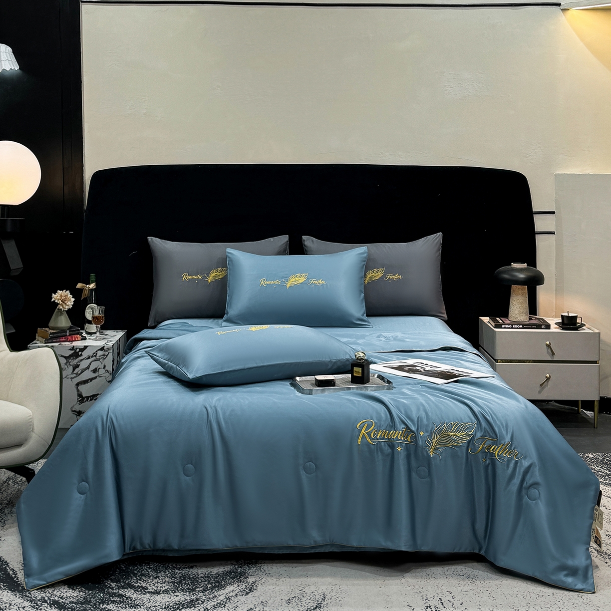 91家纺网 家纺一手货源 找家纺 欢乐季 2026新款A类水洗冰丝羽毛刺绣夏被夏凉被空调被四件套 宾利蓝