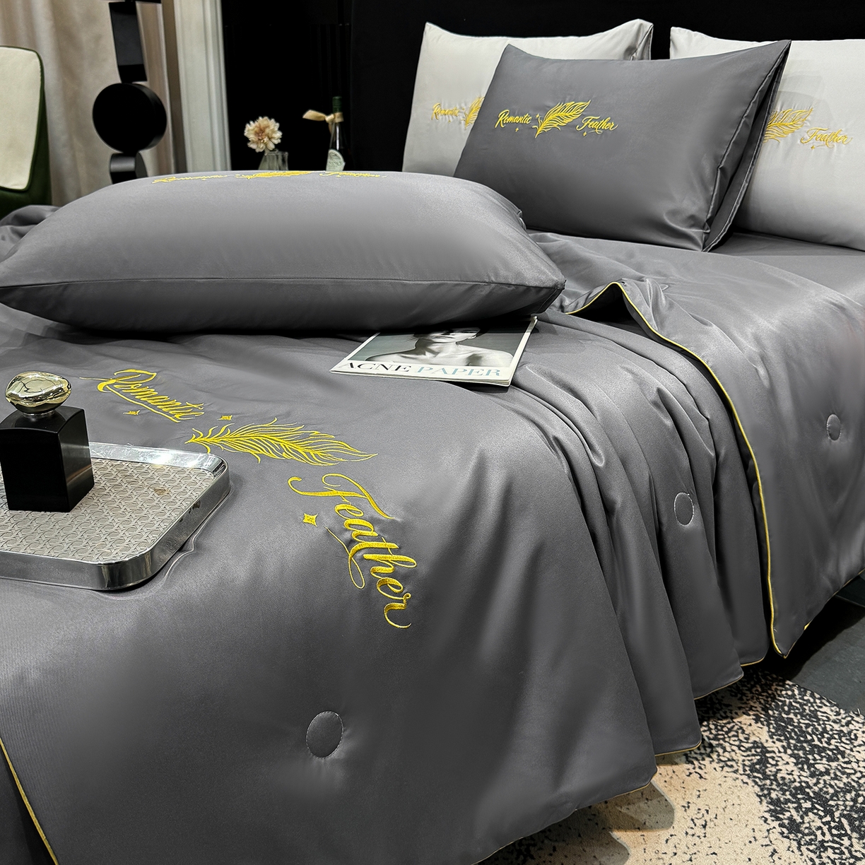 91家纺网 家纺一手货源 找家纺 欢乐季 2026新款A类水洗冰丝羽毛刺绣夏被夏凉被空调被四件套 高级灰