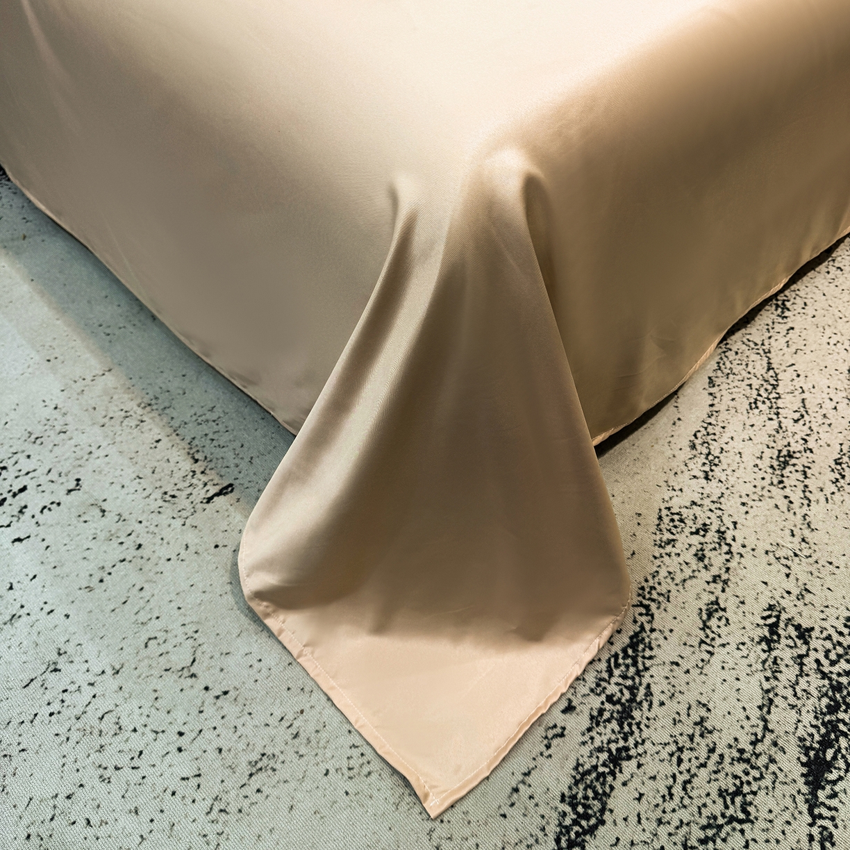 91家纺网 家纺一手货源 找家纺 欢乐季 2026新款A类水洗冰丝羽毛刺绣夏被夏凉被空调被四件套 卡其