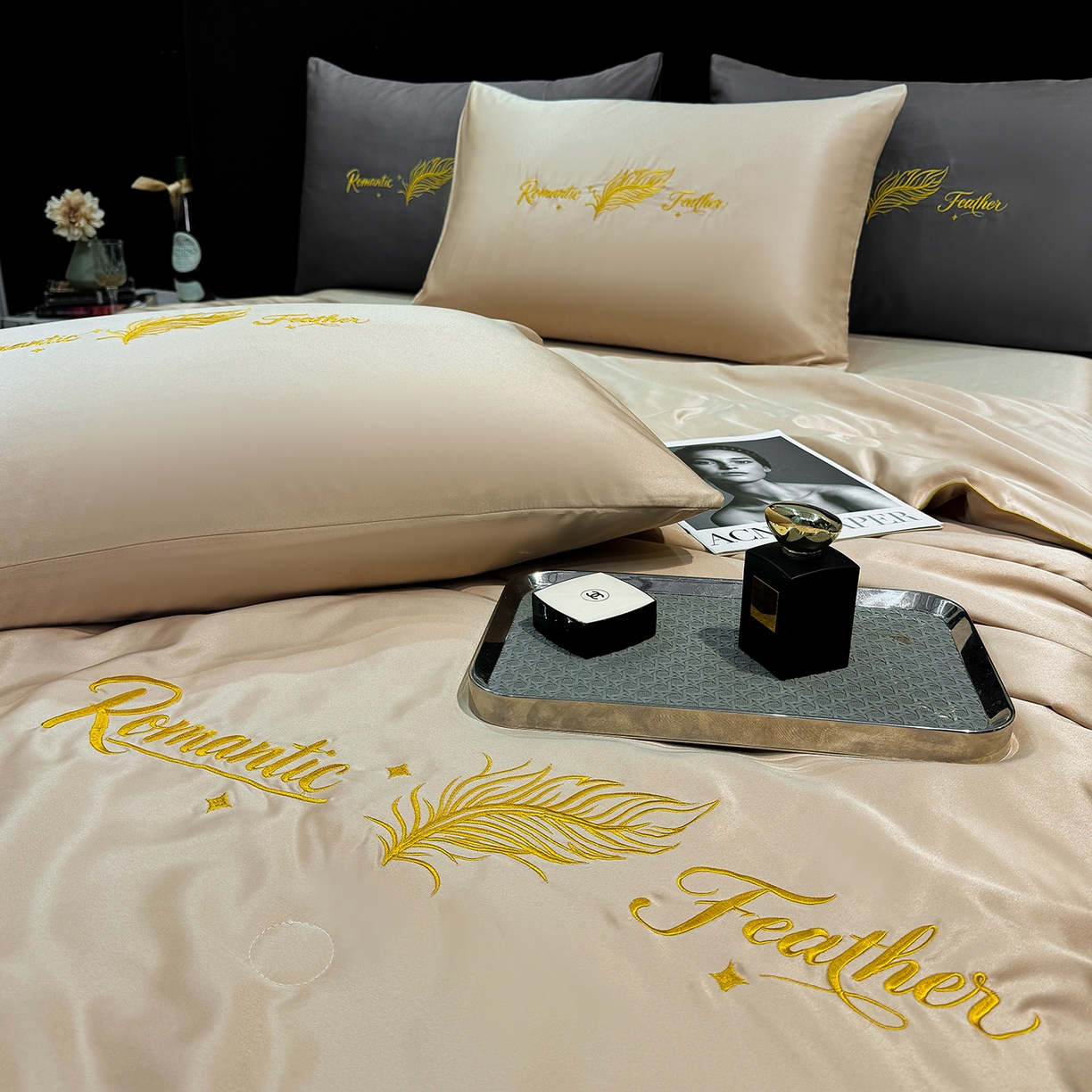 91家纺网 家纺一手货源 找家纺 欢乐季 2026新款A类水洗冰丝羽毛刺绣夏被夏凉被空调被四件套 卡其