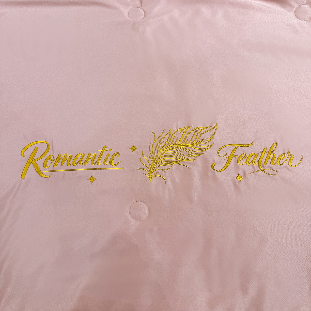 91家纺网 家纺一手货源 找家纺 欢乐季 2026新款A类水洗冰丝羽毛刺绣夏被夏凉被空调被四件套 藕粉