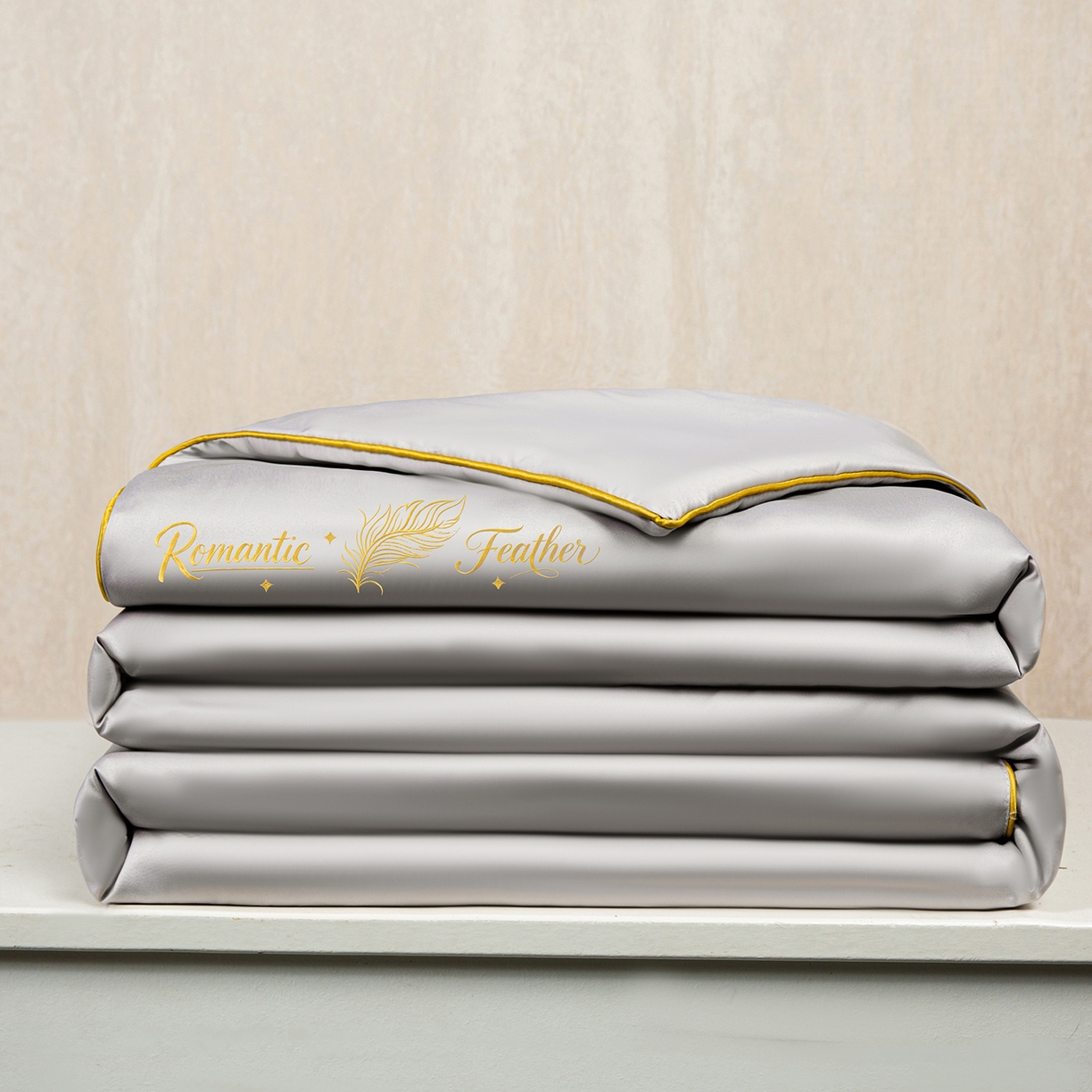 91家纺网 家纺一手货源 找家纺 欢乐季 2026新款A类水洗冰丝羽毛刺绣夏被夏凉被空调被四件套 浅灰