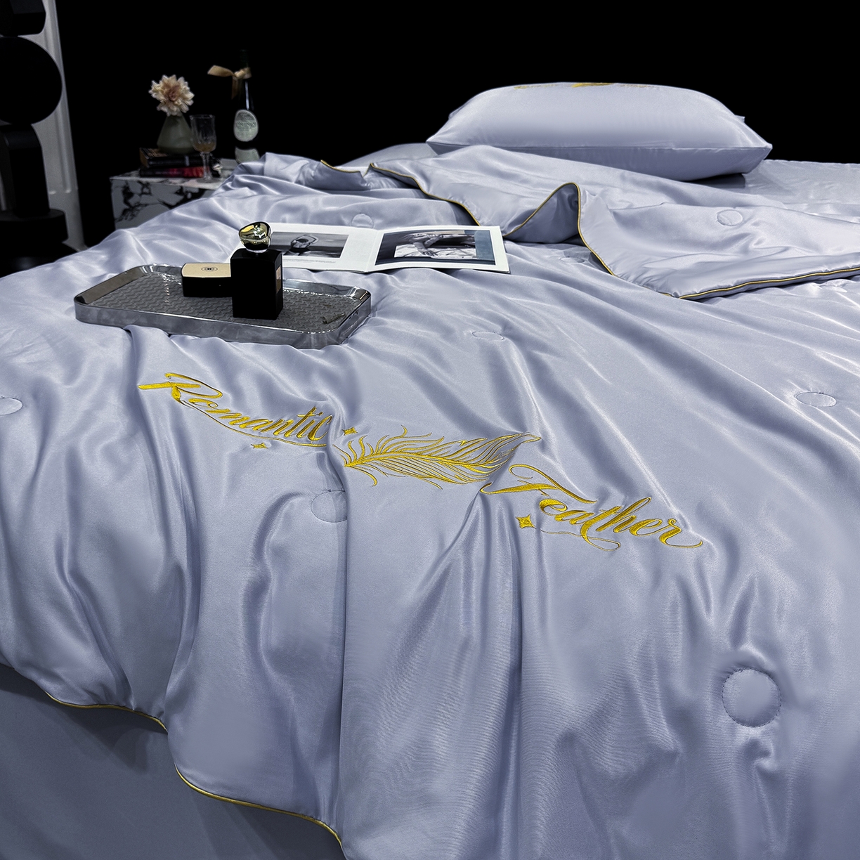 91家纺网 家纺一手货源 找家纺 欢乐季 2026新款A类水洗冰丝羽毛刺绣夏被夏凉被空调被四件套 香芋紫