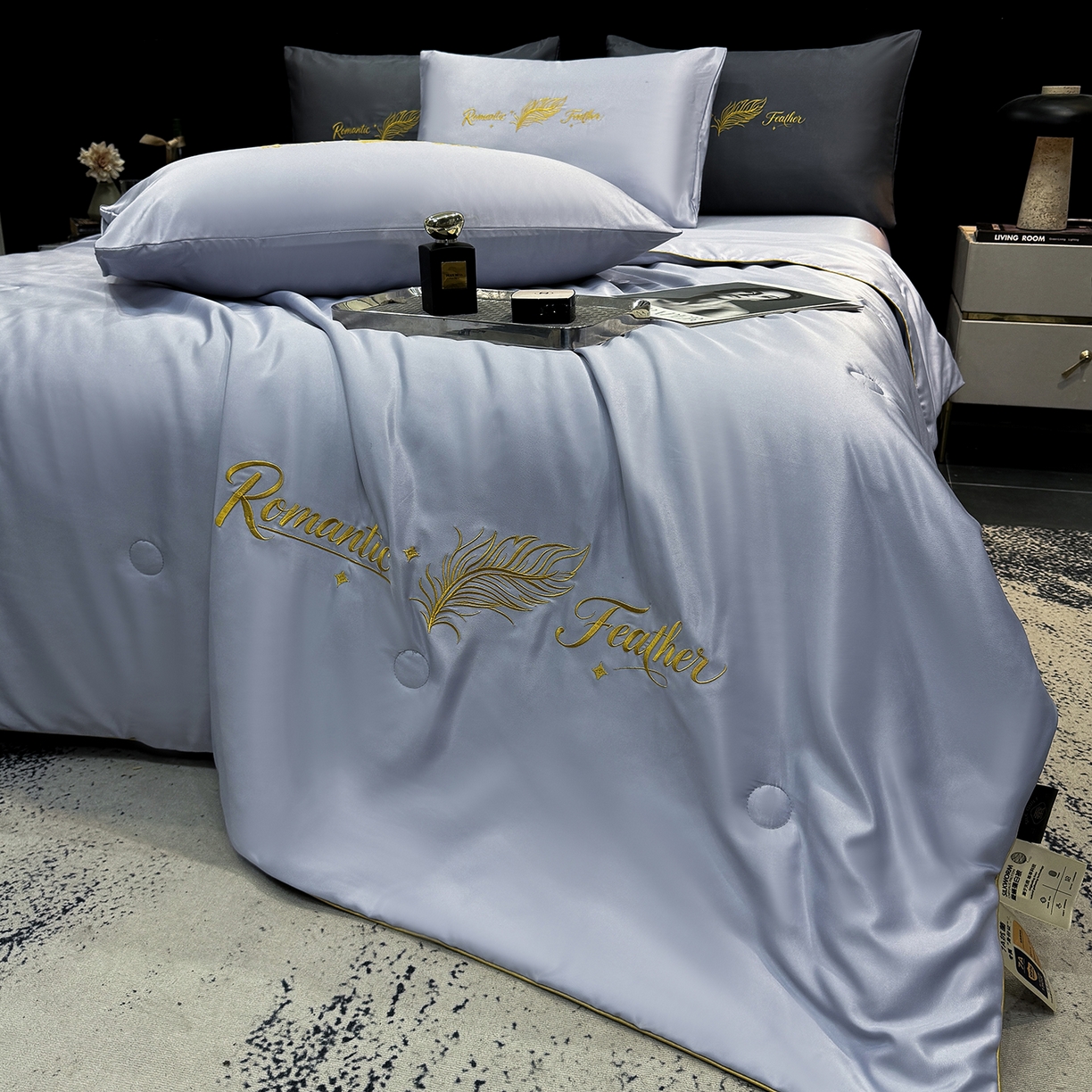 91家纺网 家纺一手货源 找家纺 欢乐季 2026新款A类水洗冰丝羽毛刺绣夏被夏凉被空调被四件套 香芋紫