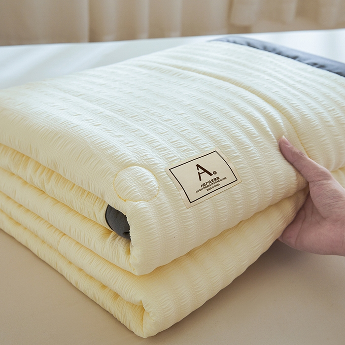 91家纺网 家纺一手货源 找家纺 欢乐季 2026新款A类提花泡泡棉超声波大豆夏被夏凉被空调被 奶油白