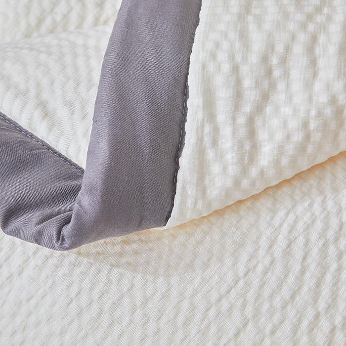 91家纺网 家纺一手货源 找家纺 欢乐季 2026新款A类提花皱皱纱超声波大豆夏被夏凉被空调被 月光白