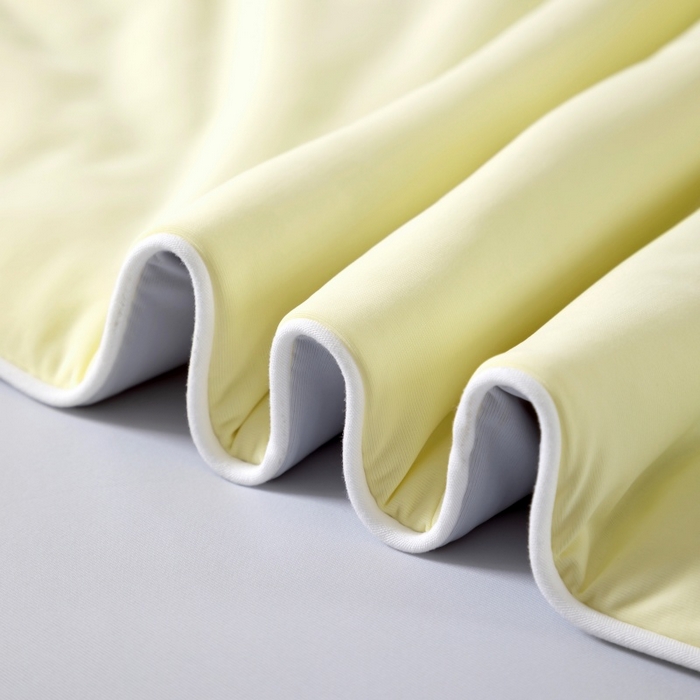 91家纺网 家纺一手货源 找家纺 法芙娜家纺 2026新款双面170克锦氨A类安芯凉感抗菌被被子被芯 柠檬黄