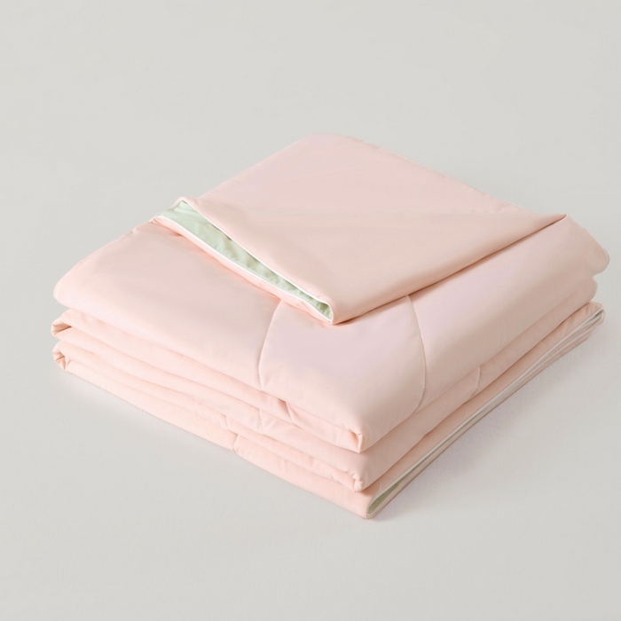 91家纺网 家纺一手货源 找家纺 法芙娜家纺 2026新款双面170克锦氨A类安芯凉感抗菌被被子被芯 藕粉