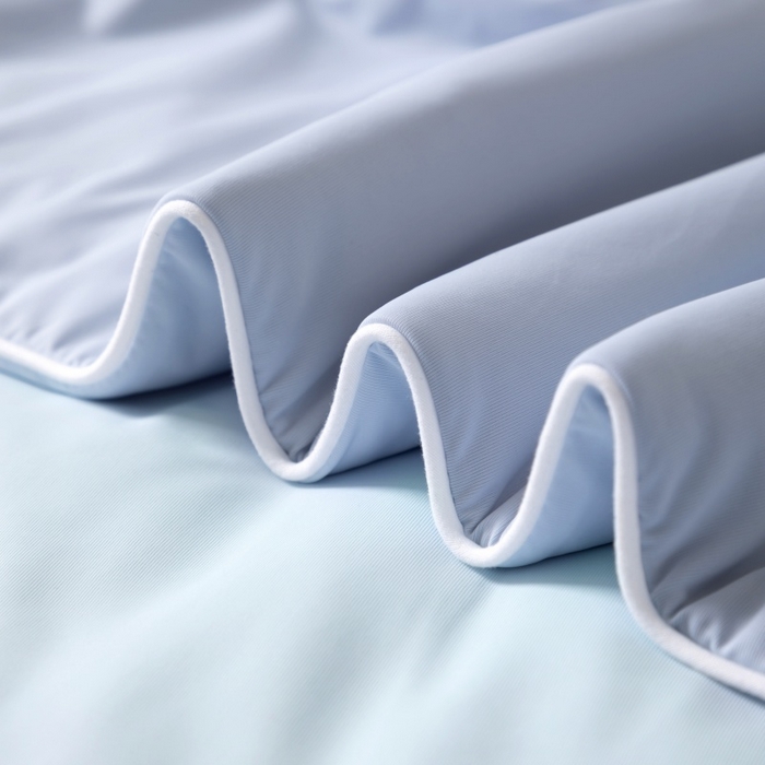 91家纺网 家纺一手货源 找家纺 法芙娜家纺 2026新款双面170克锦氨A类安芯凉感抗菌被被子被芯 天空蓝