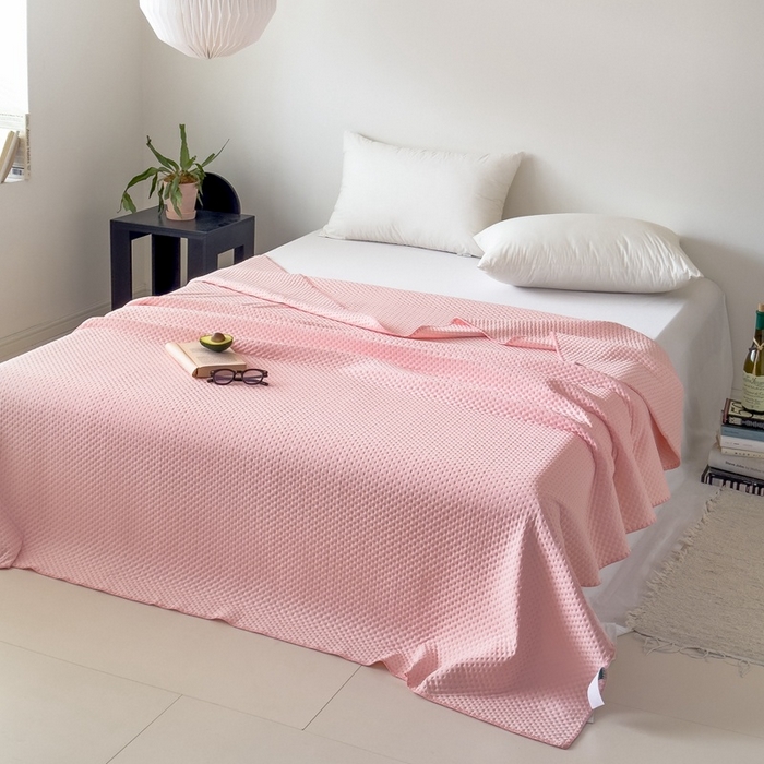 91家纺网 家纺一手货源 找家纺 法芙娜家纺 2026新款双面160克锦纶凉感小冰皮毯 粉色