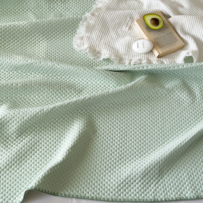 91家纺网 家纺一手货源 找家纺 法芙娜家纺 2026新款双面160克锦纶凉感小冰皮毯 绿色