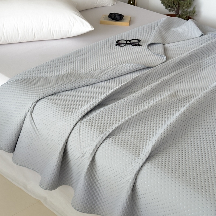 91家纺网 家纺一手货源 找家纺 法芙娜家纺 2026新款双面160克锦纶凉感小冰皮毯 深灰