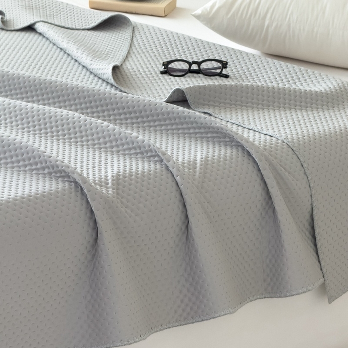 91家纺网 家纺一手货源 找家纺 法芙娜家纺 2026新款双面160克锦纶凉感小冰皮毯 深灰