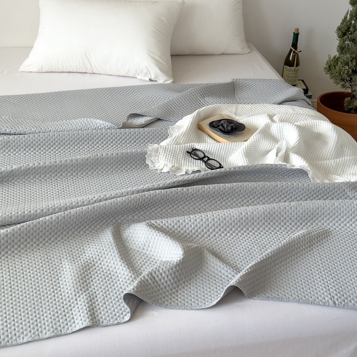 91家纺网 家纺一手货源 找家纺 法芙娜家纺 2026新款双面160克锦纶凉感小冰皮毯 深灰