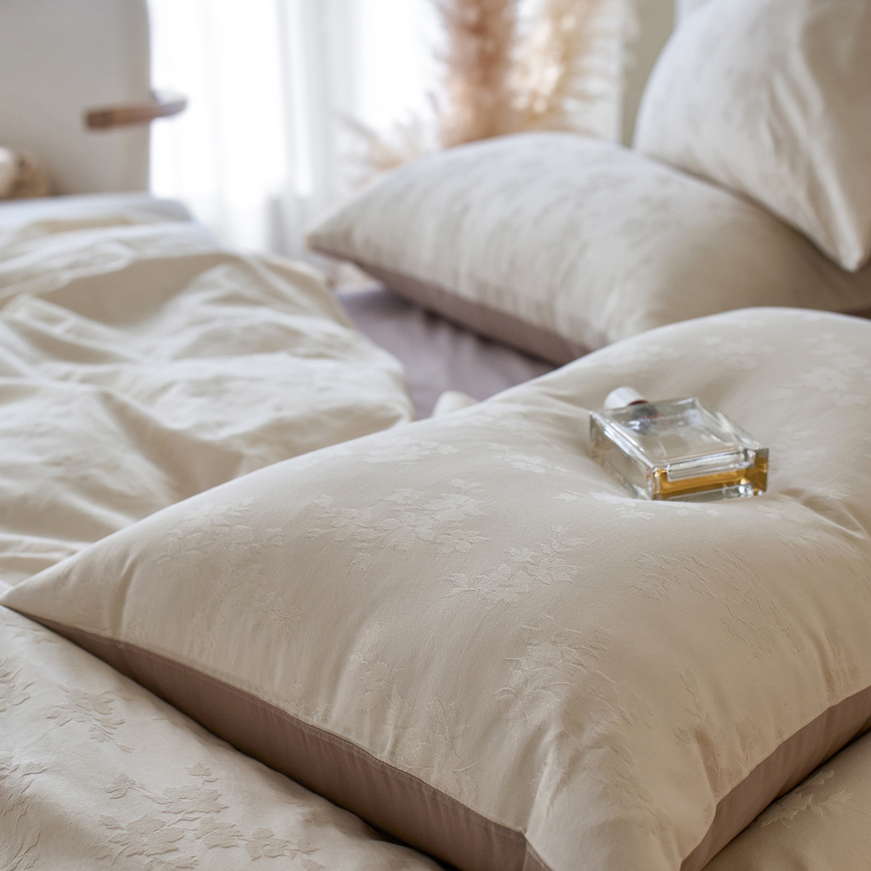 91家纺网 家纺一手货源 找家纺 （总）初拾 2026新款60支贡缎全棉厚织提花水洗四件套“长期主义”系列