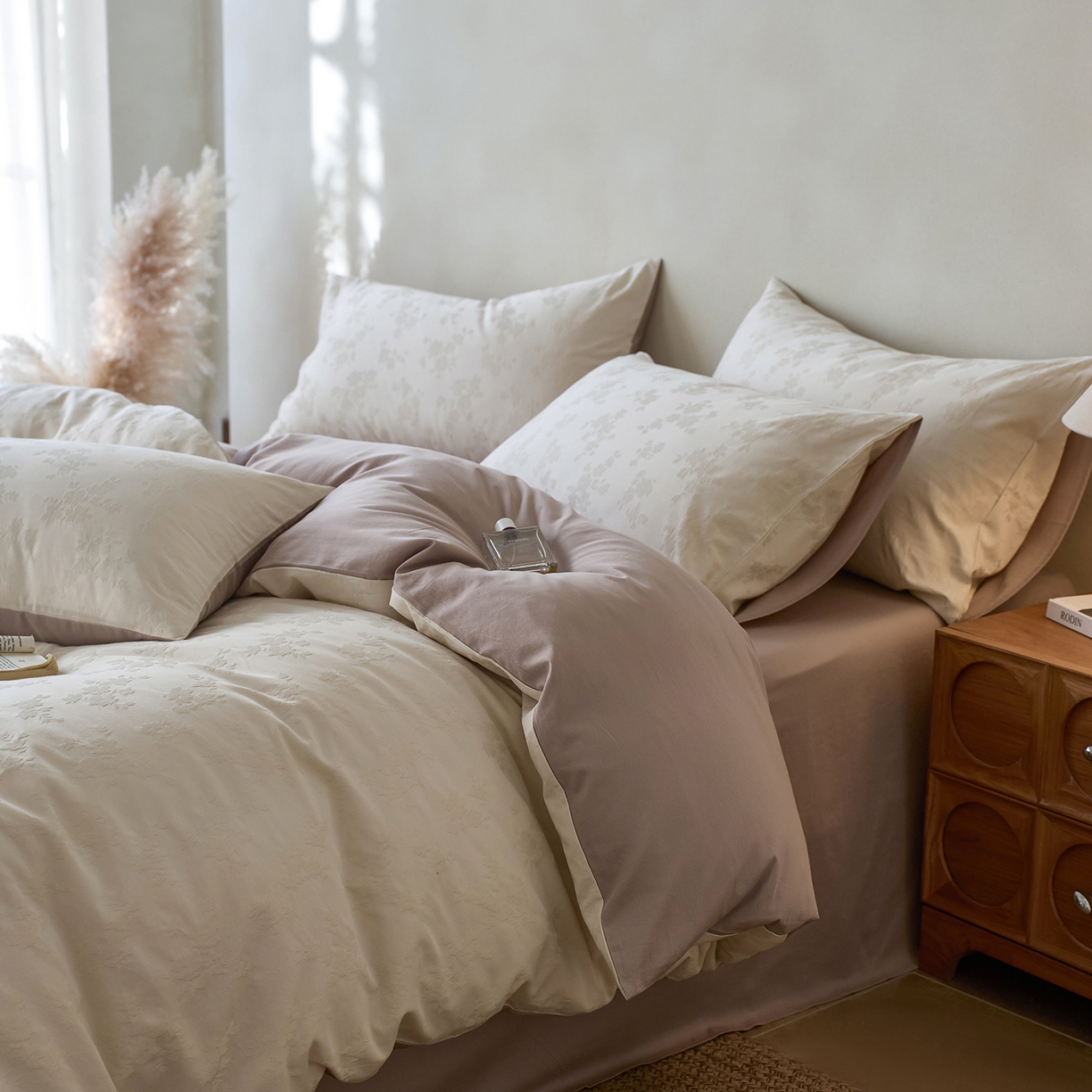 91家纺网 家纺一手货源 找家纺 （总）初拾 2026新款60支贡缎全棉厚织提花水洗四件套“长期主义”系列