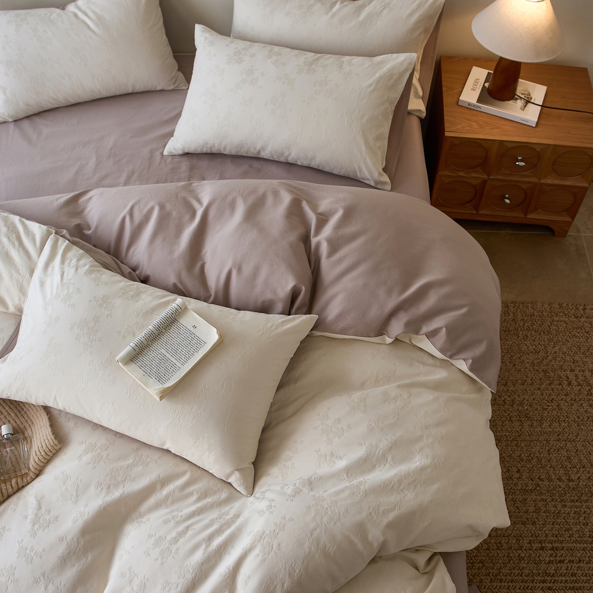 91家纺网 家纺一手货源 找家纺 （总）初拾 2026新款60支贡缎全棉厚织提花水洗四件套“长期主义”系列