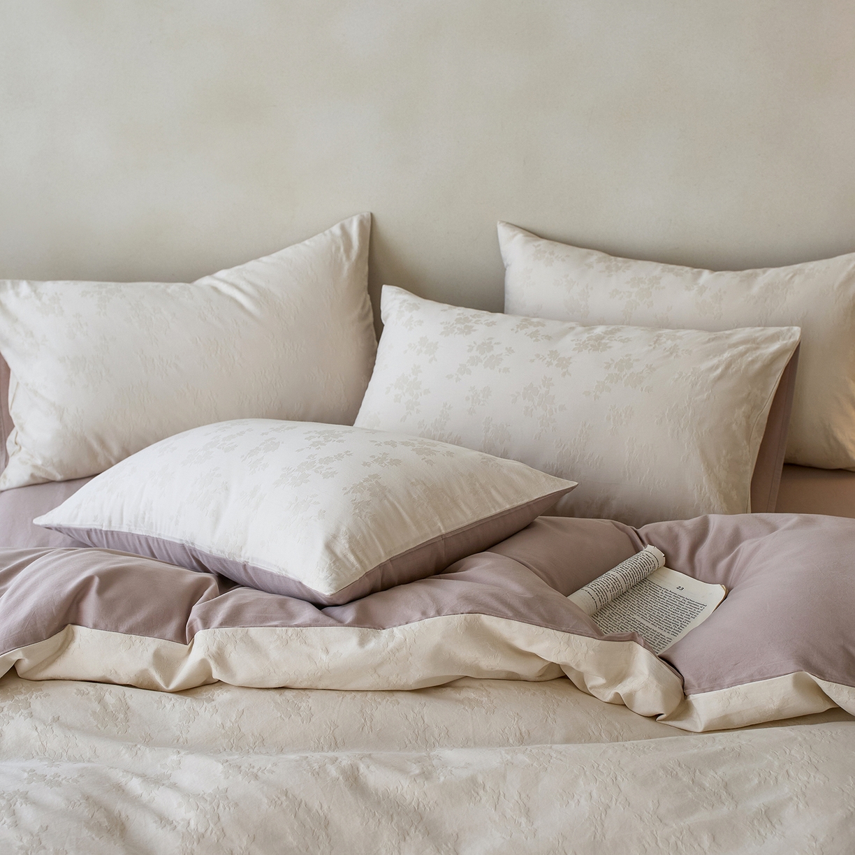 91家纺网 家纺一手货源 找家纺 （总）初拾 2026新款60支贡缎全棉厚织提花水洗四件套“长期主义”系列