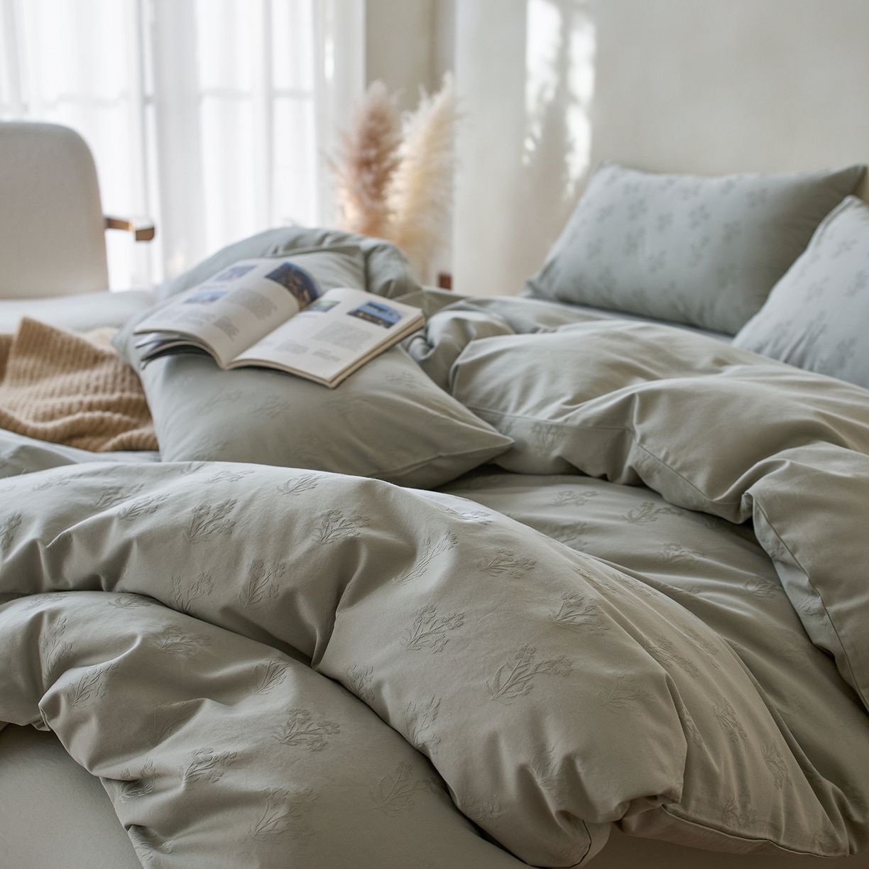 91家纺网 家纺一手货源 找家纺 初拾 2026新款60支贡缎全棉厚织提花水洗四件套“长期主义”系列（会员减10日常券后小三件不低于268元 ，标准不低于328元） 漫漫花落