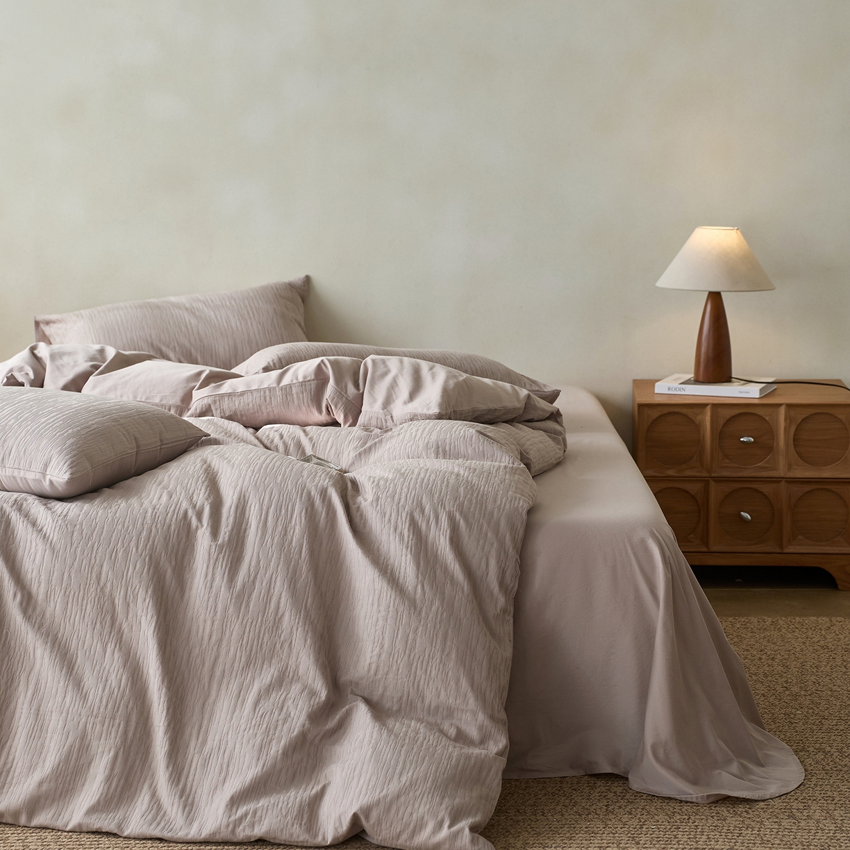 91家纺网 家纺一手货源 找家纺 初拾 2026新款60支贡缎全棉厚织提花水洗四件套“长期主义”系列（会员减10日常券后小三件不低于268元 ，标准不低于328元） 时光里