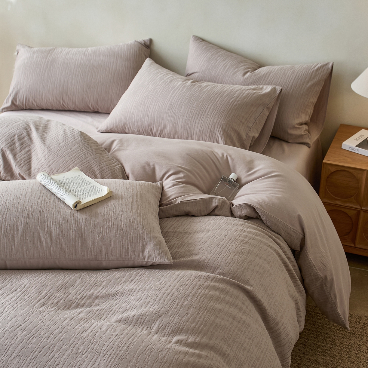 91家纺网 家纺一手货源 找家纺 初拾 2026新款60支贡缎全棉厚织提花水洗四件套“长期主义”系列（会员减10日常券后小三件不低于268元 ，标准不低于328元） 时光里