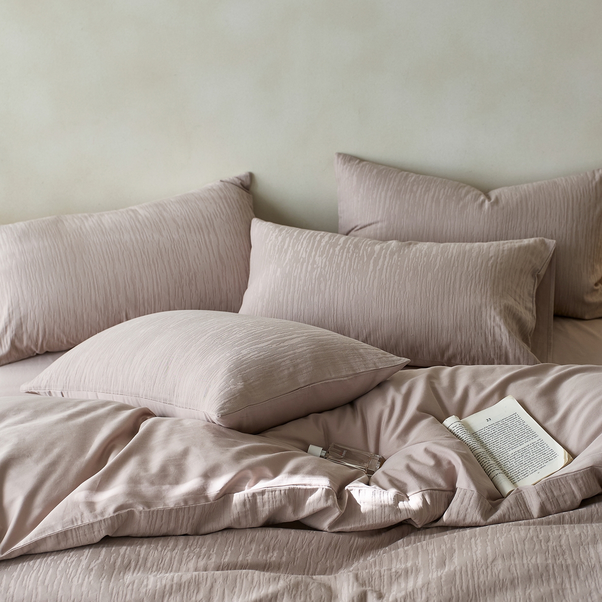 91家纺网 家纺一手货源 找家纺 初拾 2026新款60支贡缎全棉厚织提花水洗四件套“长期主义”系列（会员减10日常券后小三件不低于268元 ，标准不低于328元） 时光里