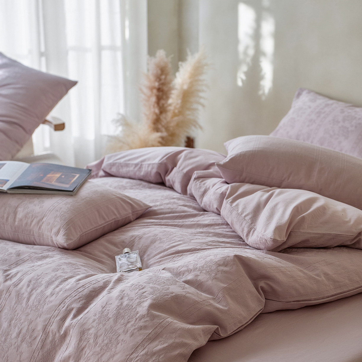 91家纺网 家纺一手货源 找家纺 初拾 2026新款60支贡缎全棉厚织提花水洗四件套“长期主义”系列（会员减10日常券后小三件不低于268元 ，标准不低于328元） 圆舞曲