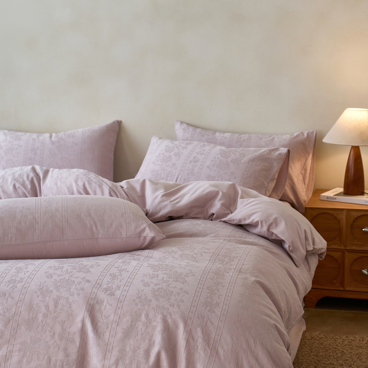 91家纺网 家纺一手货源 找家纺 初拾 2026新款60支贡缎全棉厚织提花水洗四件套“长期主义”系列（会员减10日常券后小三件不低于268元 ，标准不低于328元） 圆舞曲