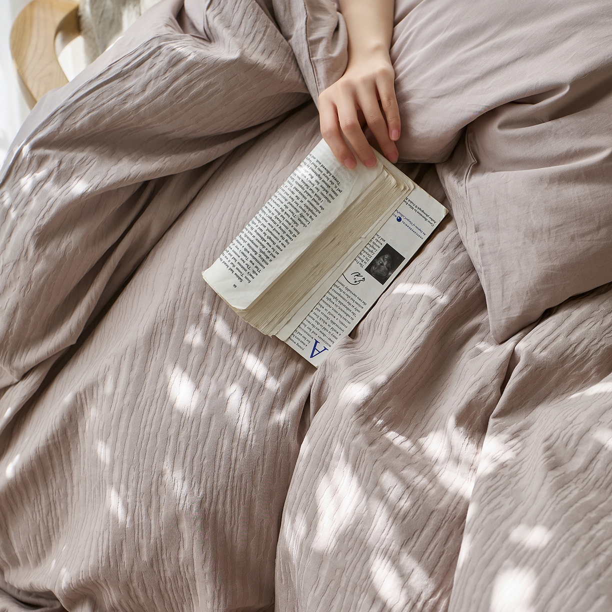 91家纺网 家纺一手货源 找家纺 初拾 2026新款60支贡缎全棉厚织提花水洗四件套“长期主义”系列（会员减10日常券后小三件不低于268元 ，标准不低于328元） 时光里