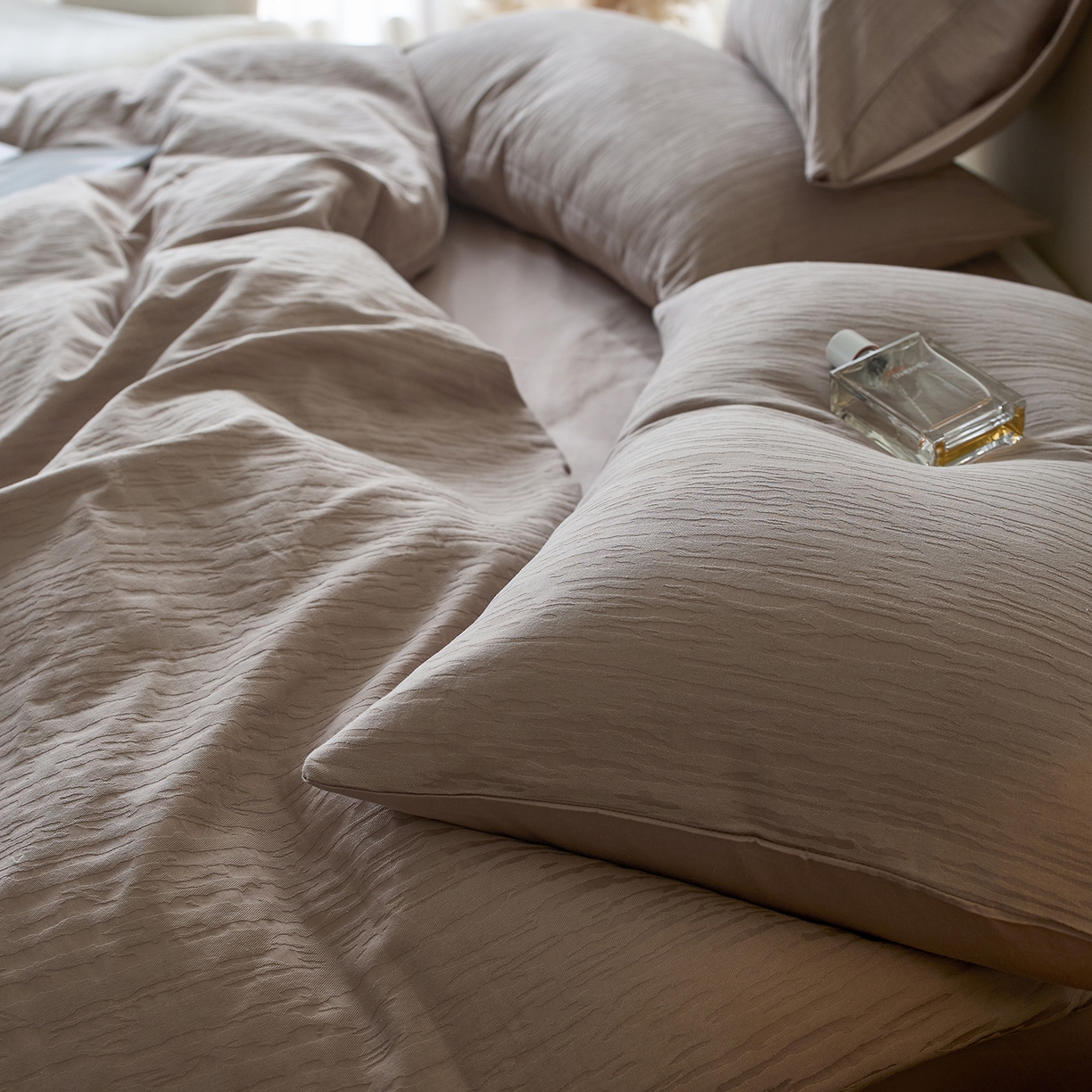 91家纺网 家纺一手货源 找家纺 初拾 2026新款60支贡缎全棉厚织提花水洗四件套“长期主义”系列（会员减10日常券后小三件不低于268元 ，标准不低于328元） 时光里