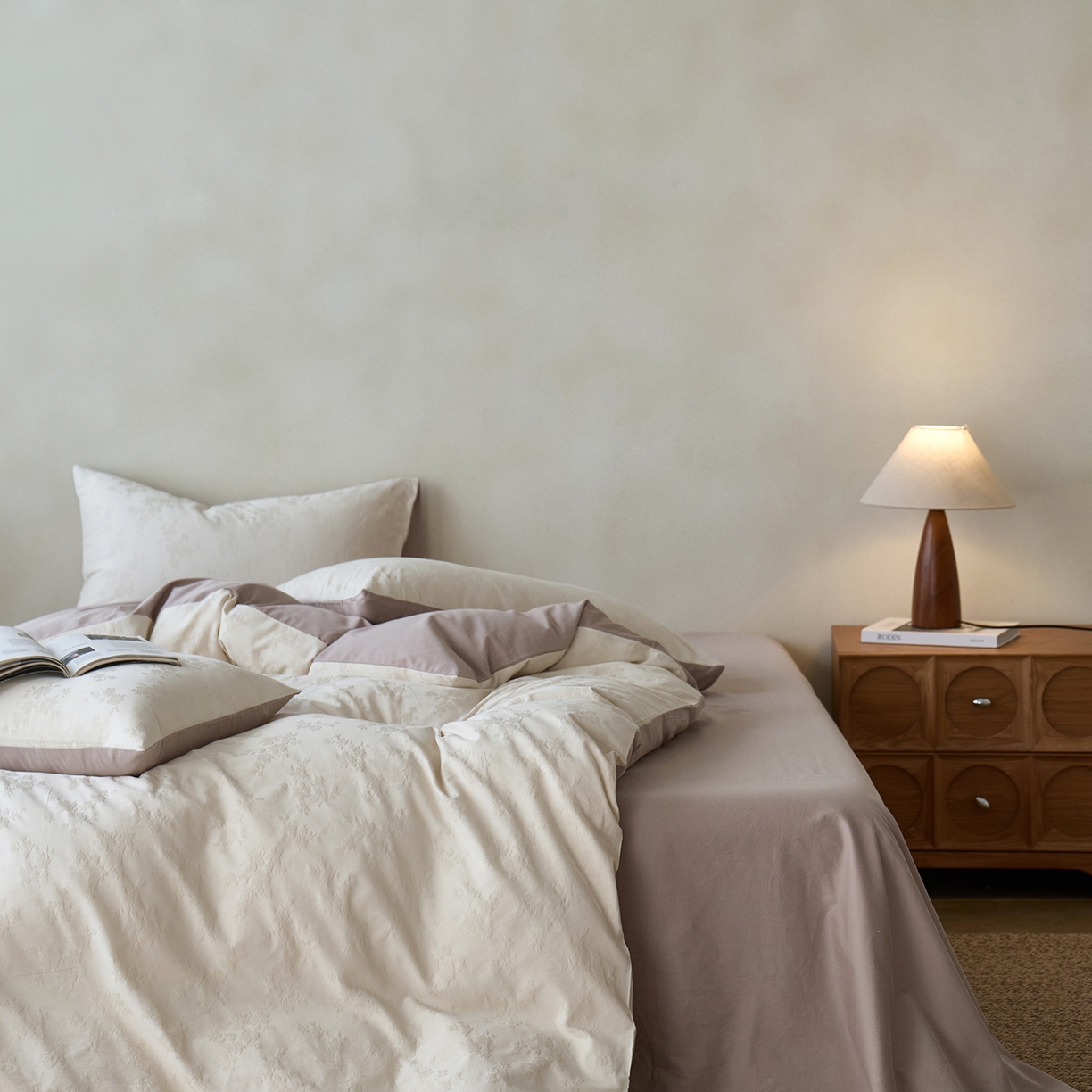 91家纺网 家纺一手货源 找家纺 （总）初拾 2026新款60支贡缎全棉厚织提花水洗四件套“长期主义”系列