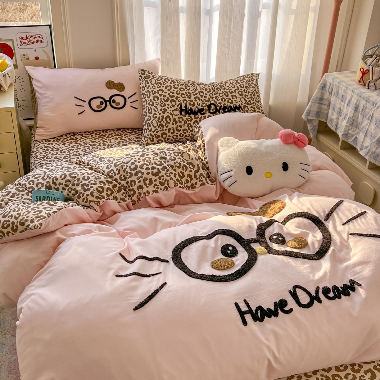 91家纺网 家纺一手货源 找家纺 （总）沐慕 2026新款卡通毛巾绣云朵棉四件套-豹纹大眼猫