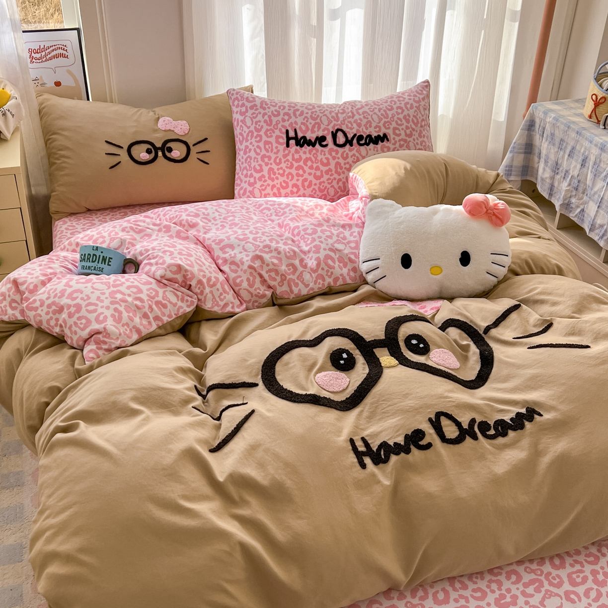 91家纺网 家纺一手货源 找家纺 沐慕 2026新款卡通毛巾绣云朵棉四件套-豹纹大眼猫 豹纹大眼猫-咖